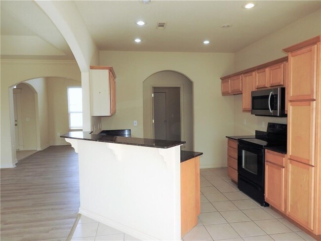 Building Photo - 420 Torino Pl