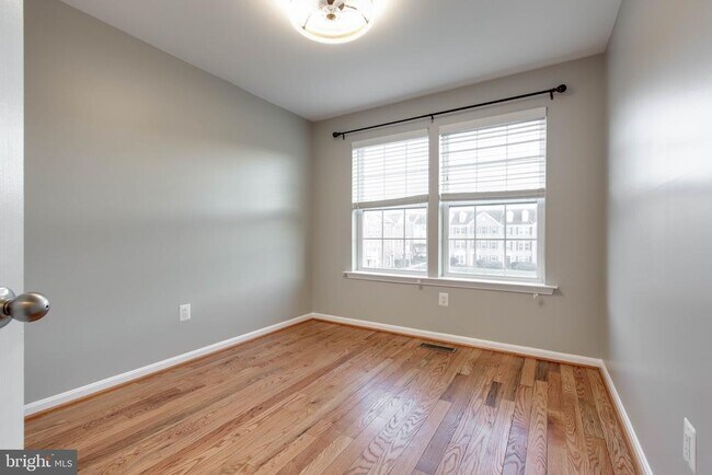 Building Photo - 1038 Ironwood Ln