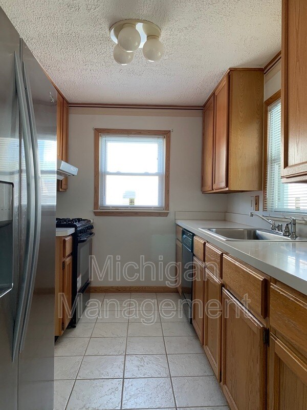 Building Photo - 7428 Deering St