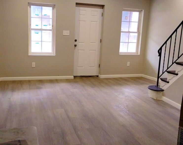 Building Photo - 1536 S Napa St