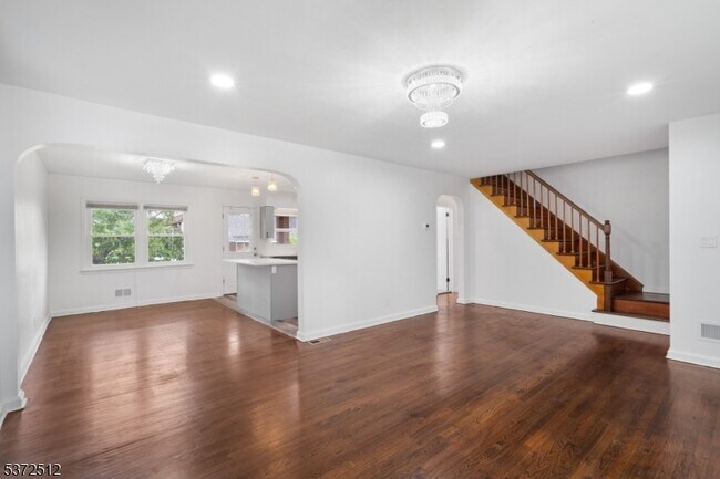 Building Photo - 141 Crosby Ave