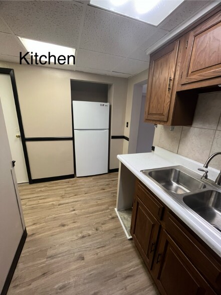 Building Photo - 2201 Station Rd