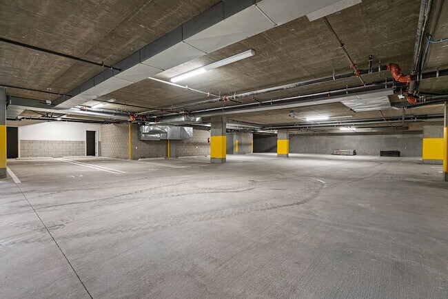 Parking Garage - 820 S Wilton Pl