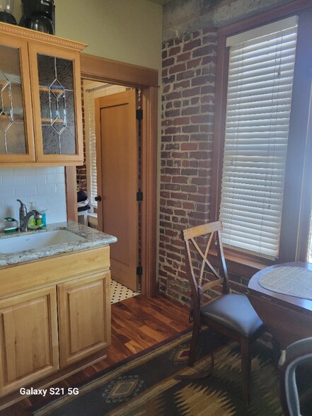 Building Photo - 306 Washington St