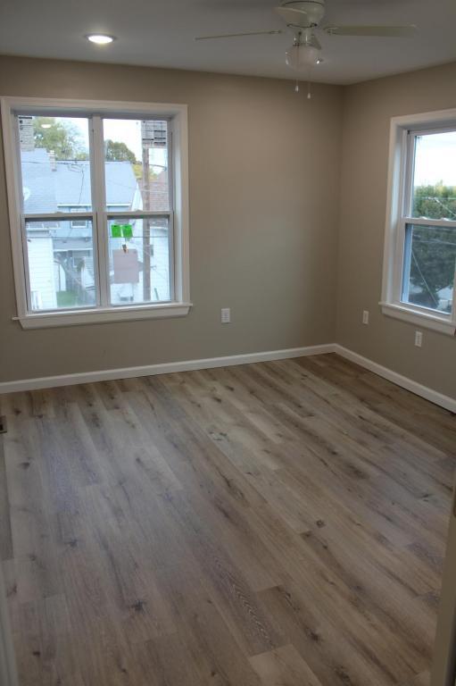 Building Photo - 607 Smith St