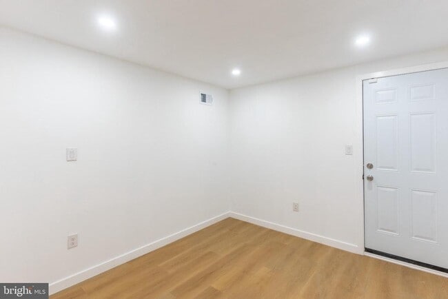 Building Photo - 3631 Warren St