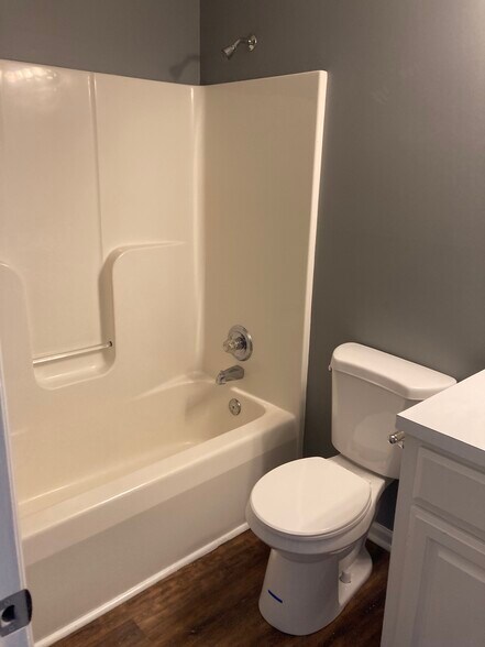 Building Photo - 411 Black Ave