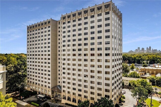 Building Photo - 2479 Peachtree Rd NE