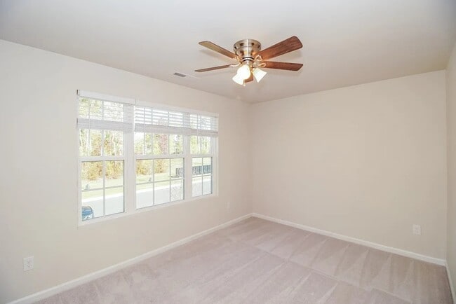 Building Photo - 361 Hollingswood Dr