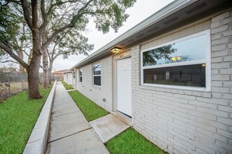 Building Photo - 5040 Mallow St