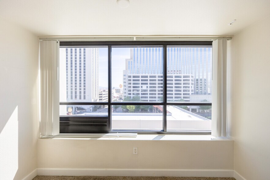 Building Photo - 450 N Arlington Ave