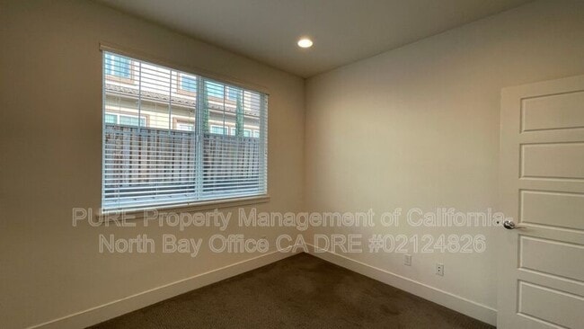 Building Photo - 5320 Kirby Pl