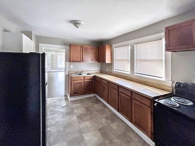 Building Photo - 1312 Wharton Ave