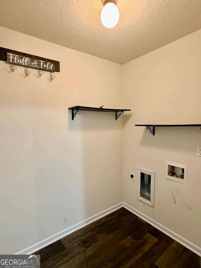 Building Photo - 215 Brooklet Cir