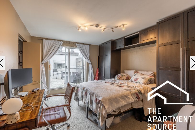 Building Photo - 1224 W Augusta Blvd