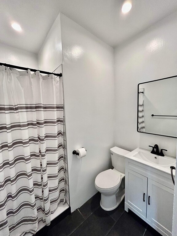 Building Photo - 4 Viking St