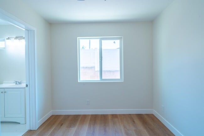 Building Photo - 6406 Shane Pl