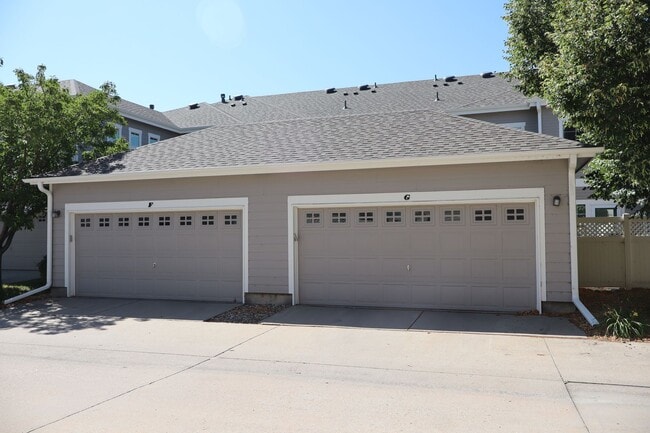 Building Photo - Fully Furnished 2 Bed, 2.5 Bath Fort Collins Townhome