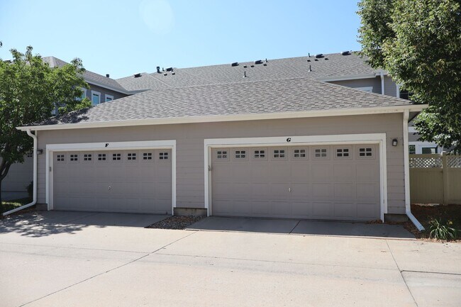 Building Photo - Spacious 2 Bed, 2.5 Bath Fort Collins Town...