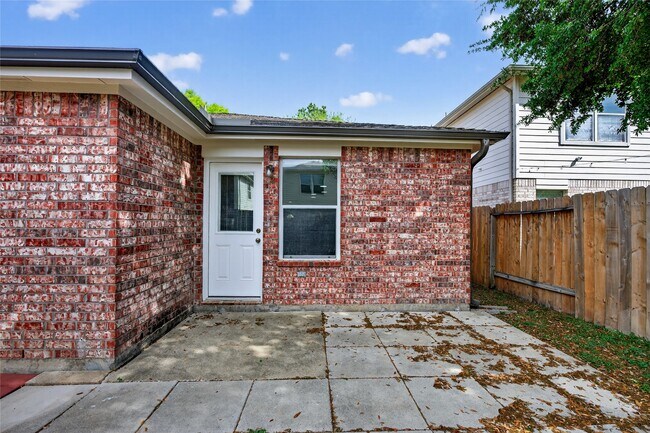 Building Photo - 17331 Stone Peaks Dr