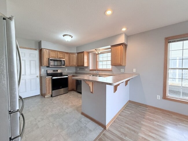 Building Photo - 2374 Kristian St