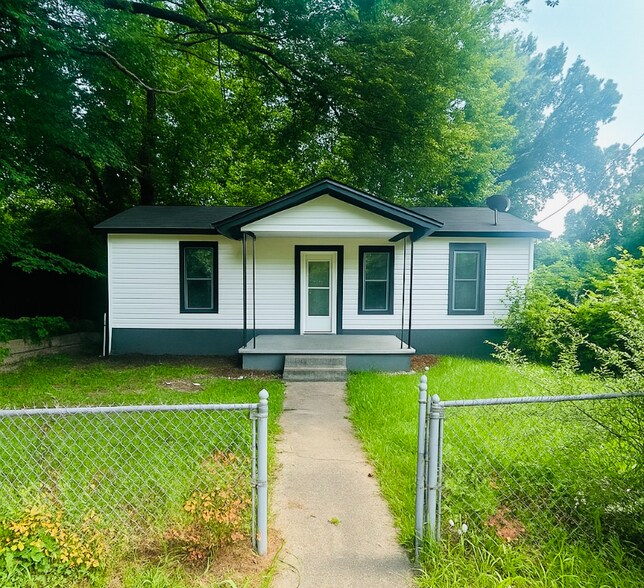 Primary Photo - 1801 Plant St
