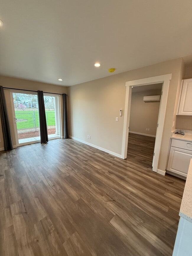 Building Photo - Modern Luxury 1 Bedroom with Open Kitchen & Private Yard- REDUCED RENT