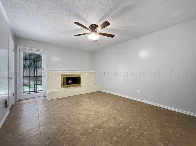 Building Photo - Charming Home in North Arlington