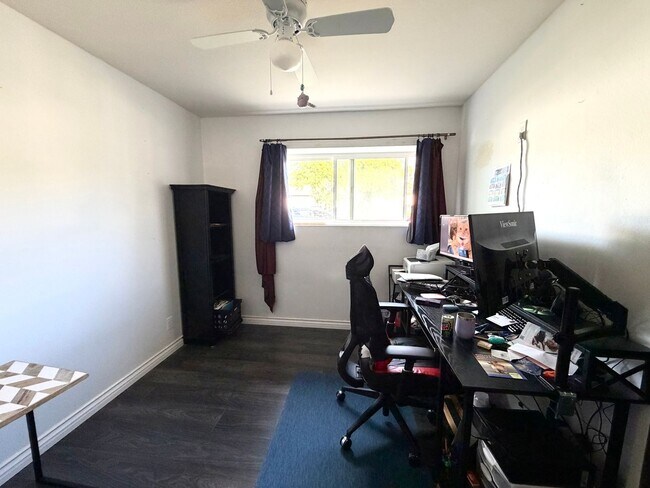 Building Photo - Charming 3 bedroom 2 bathroom house in Ventura!