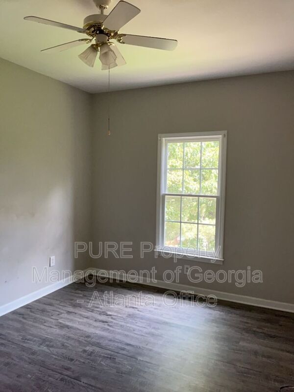 Building Photo - 27 N Hampton Dr