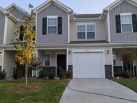 Building Photo - 831 Powder Br Dr