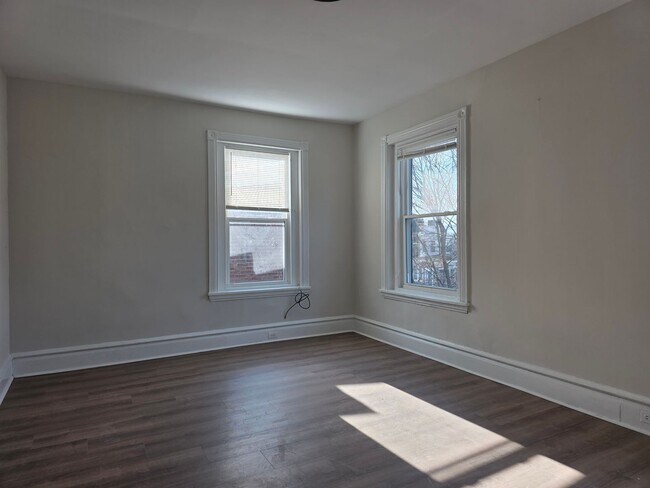 Building Photo - 416 N Broom St