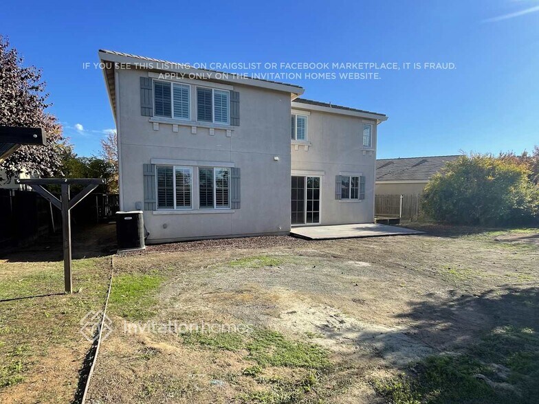 Building Photo - 406 Tara Bella Pl