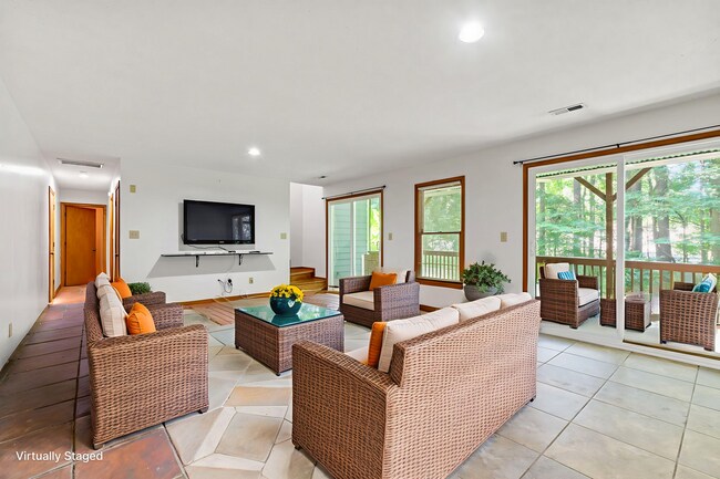 Building Photo - Spacious 4-Bedroom Carrboro Home with Dual...