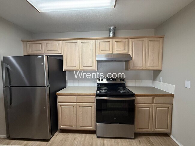 Building Photo - 1008-1010 E. Ermina