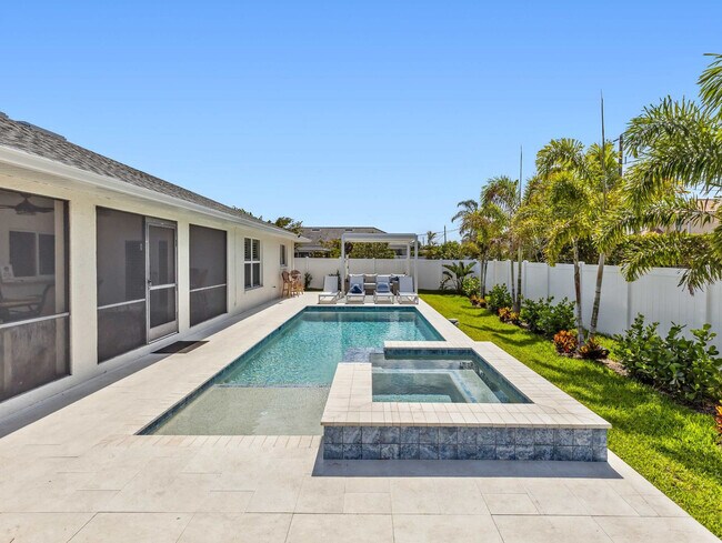 Building Photo - 510 106th Ave N