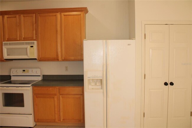Building Photo - 3429 Parkridge Cir