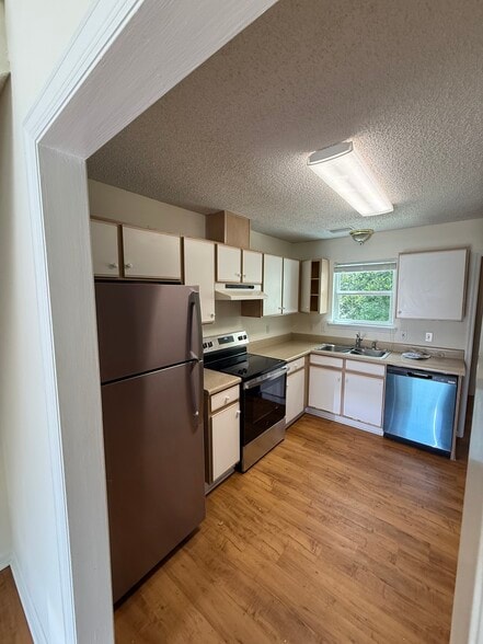 Building Photo - 1005 Carrin Dr