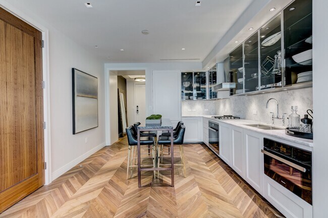 Building Photo - 300 International Drive