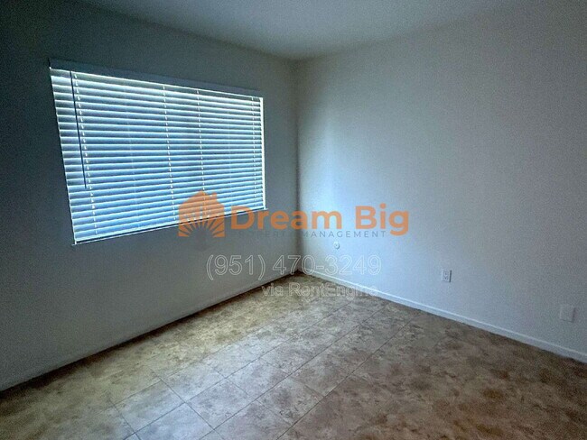 Building Photo - 3152 Newell Dr
