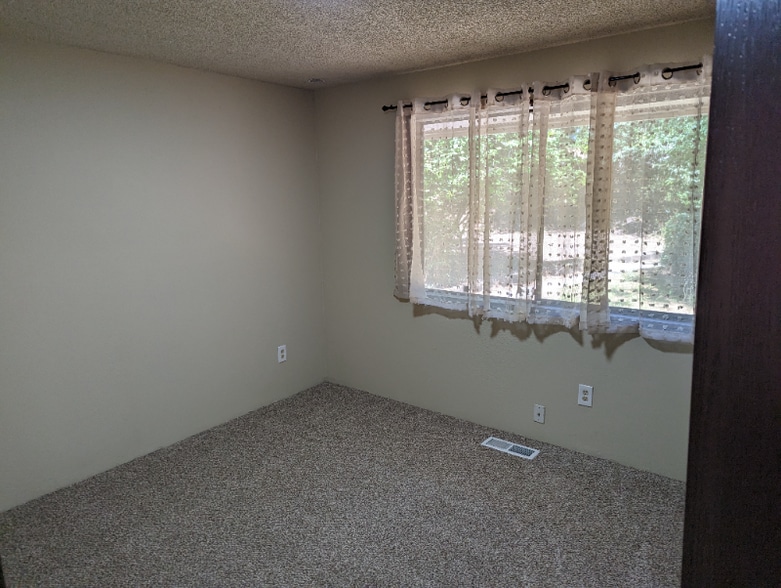 Building Photo - 7 Mitchell Ct