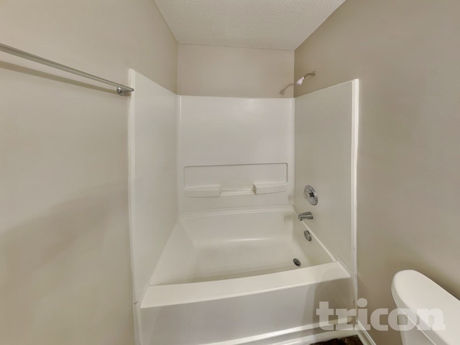 Building Photo - 136 Cherry Laurel Dr