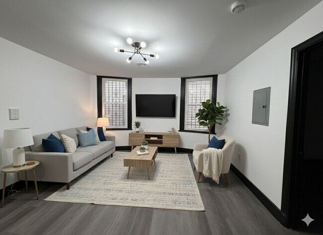 Building Photo - 910 S 18th St