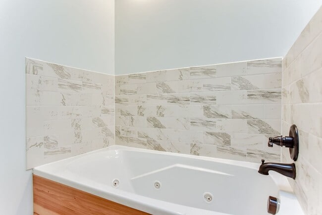 Building Photo - Renovated 3 Bedroom 2 bathroom house. Superb Master suite.