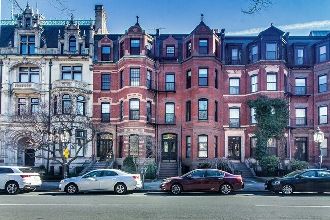 Building Photo - 320 Commonwealth Ave