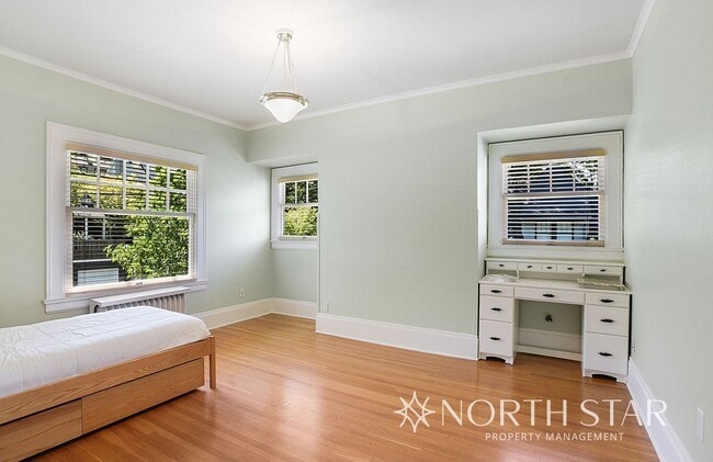 Building Photo - Live in a National Historic Home