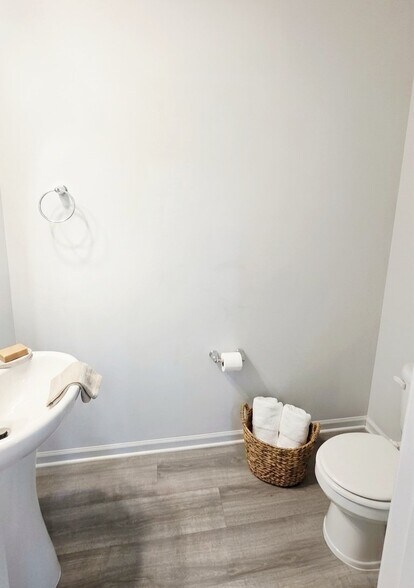 Building Photo - 3256 Tracer Dr
