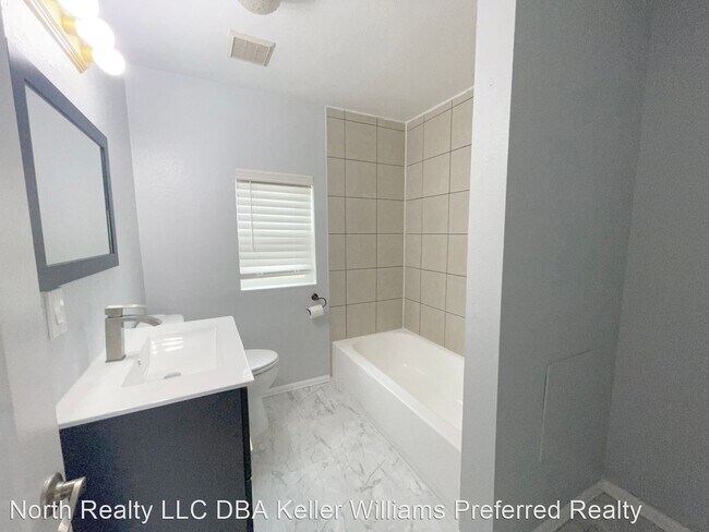 Building Photo - 2 br, 1 bath House - 3160 Kendall Street, ...