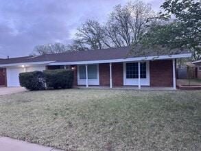 Building Photo - 2118 Westbrook Ave
