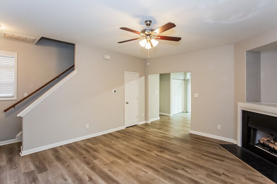 Building Photo - 2642 Oasis Ln